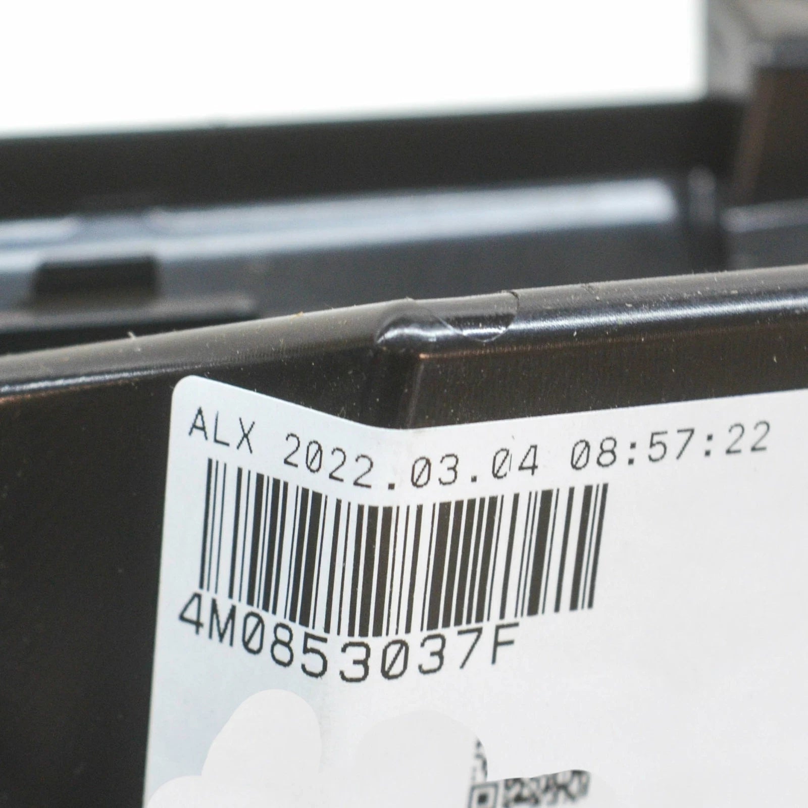 NEW AUDI Q7 4M FRONT BUMPER RADIATOR GRILLE BRACKET 4M0853037F