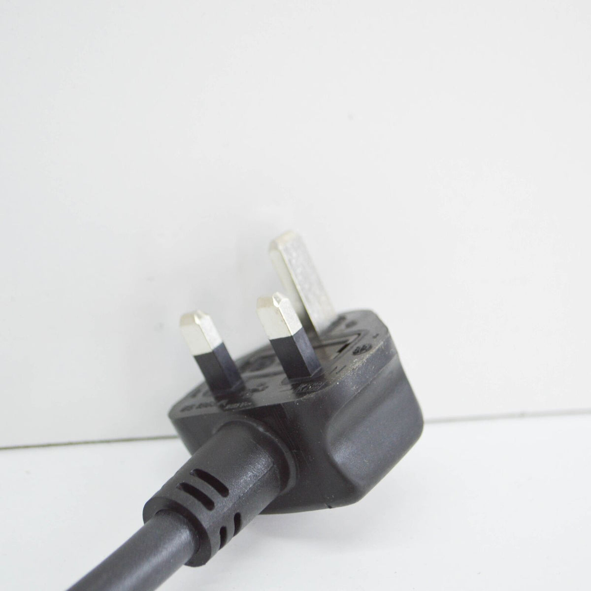 new audi a3 8v uk mains socket charge cable 7pp971678bl original