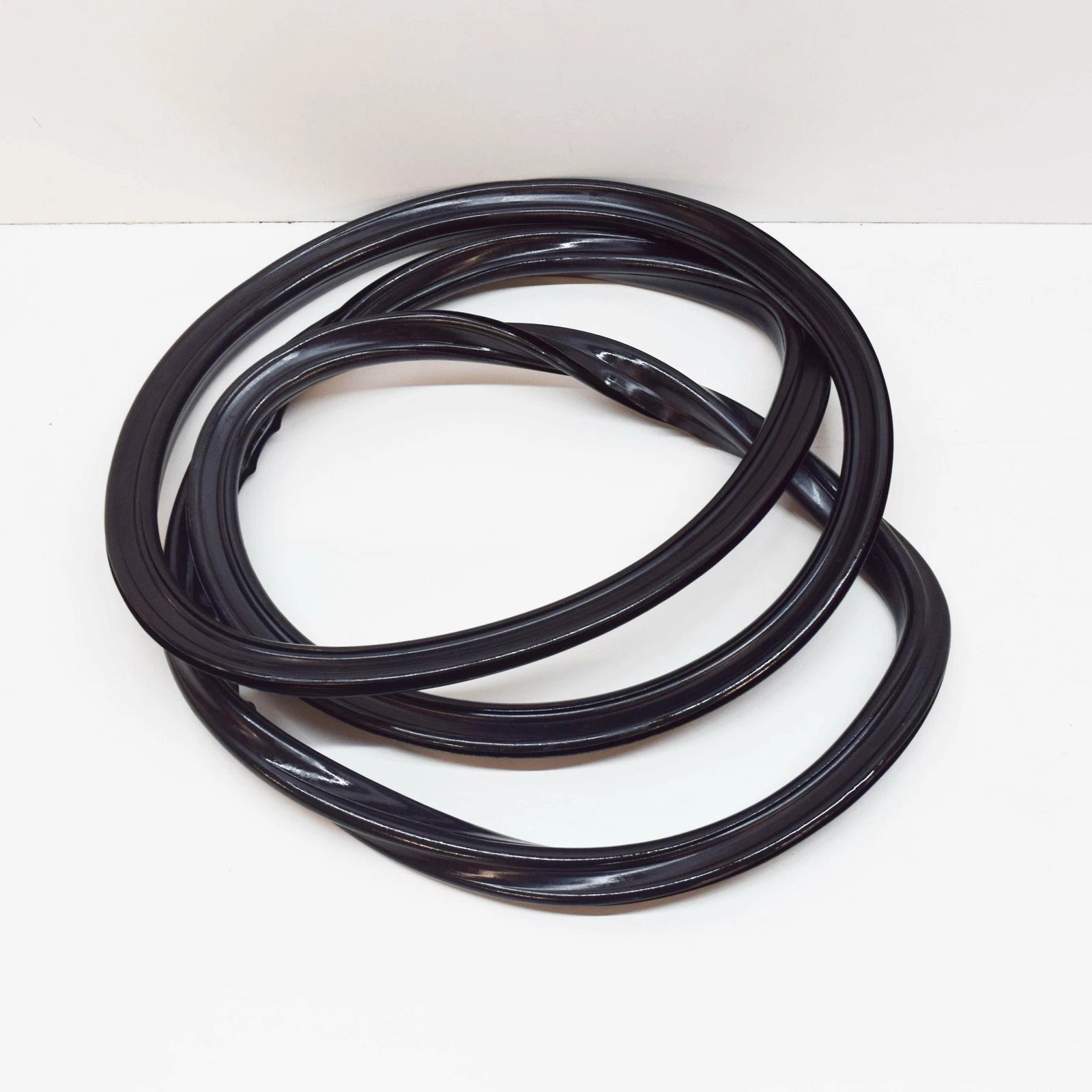 NEW MERCEDES-BENZ S W126 REAR WINDOW SEALING FRAME A1266780420 ORIGINAL