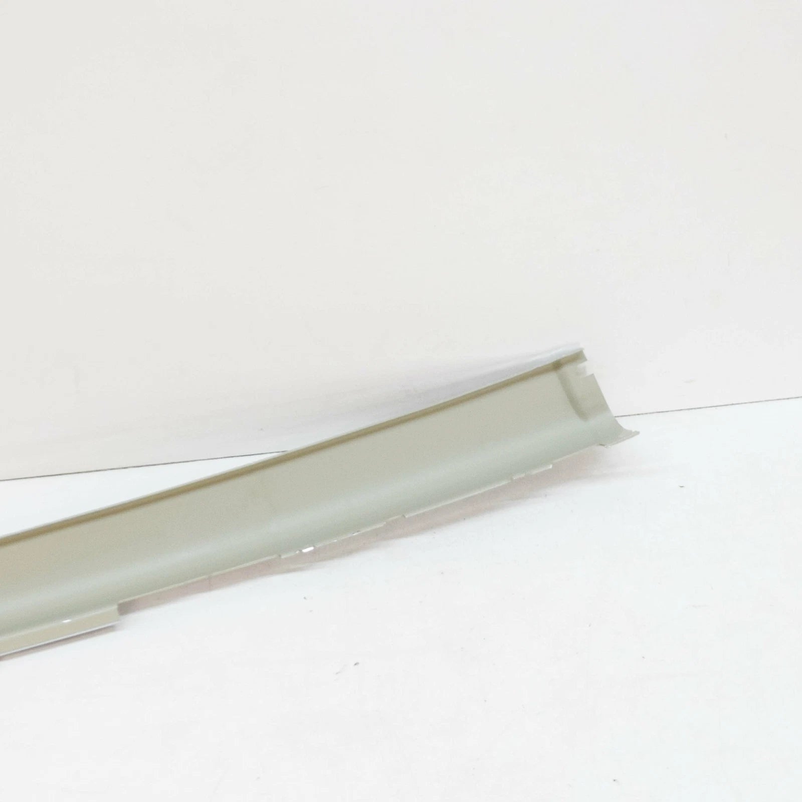 NEW MERCEDES-BENZ SL R107 FRONT BUMPER LEFT FACE BAR COVER A1078850901 ORIGINAL