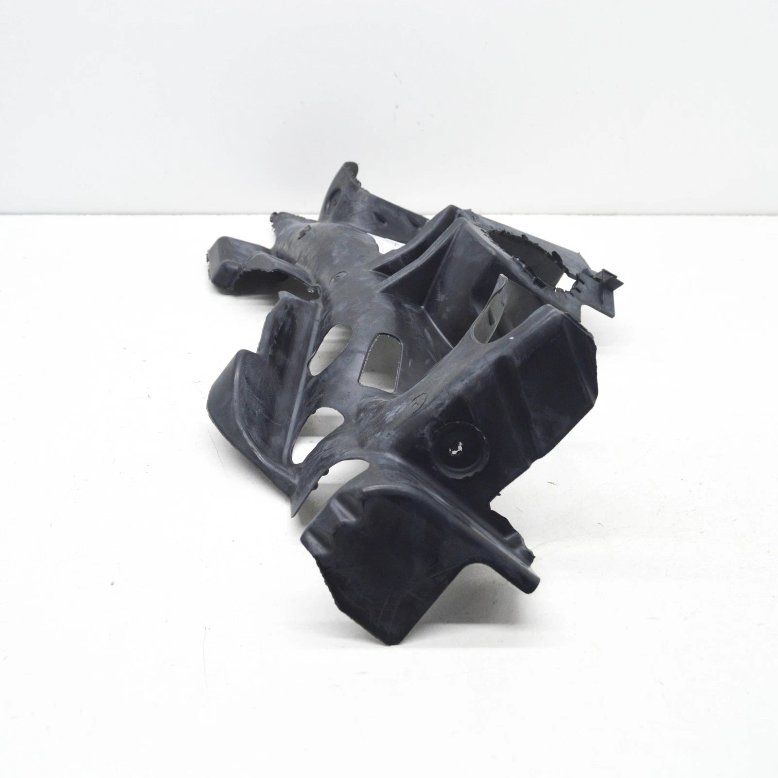 NEW MERCEDES-BENZ E W213 LEFT CENTER ENGINE PROTECTION A2135244000 ORIGINAL