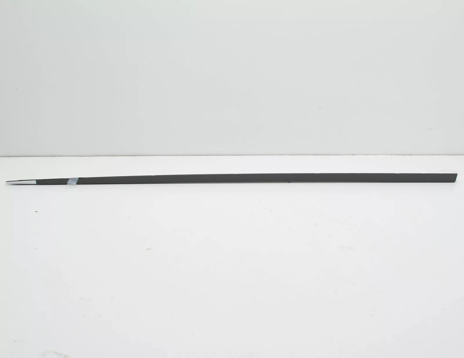 NEW MERCEDES-BENZ S W222 REAR LEFT DOOR TRIM STRIP A2226908701
