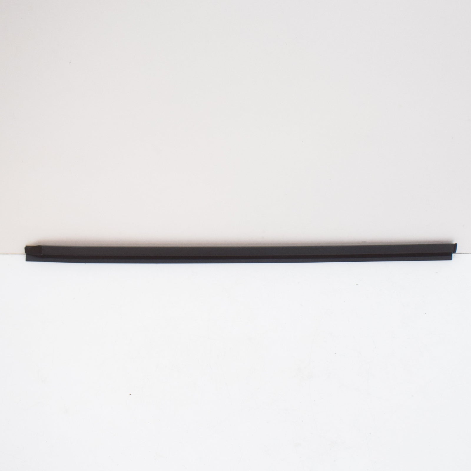 new bmw 7 e38 rear left lower door seal 51228150099 8150099 original