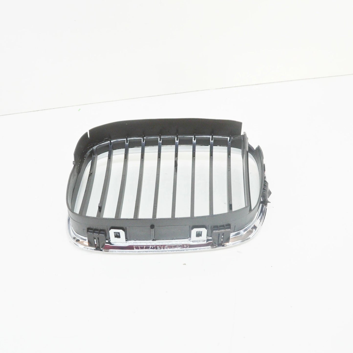 NEW BMW E39 FRONT RADIATOR KIDNEY CHROME GRILLE RIGHT 8184532 51138184532