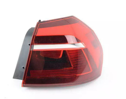 NEW VOLKSWAGEN PASSAT B8 REAR RIGHT TAILLIGHT 561945096P ORIGINAL
