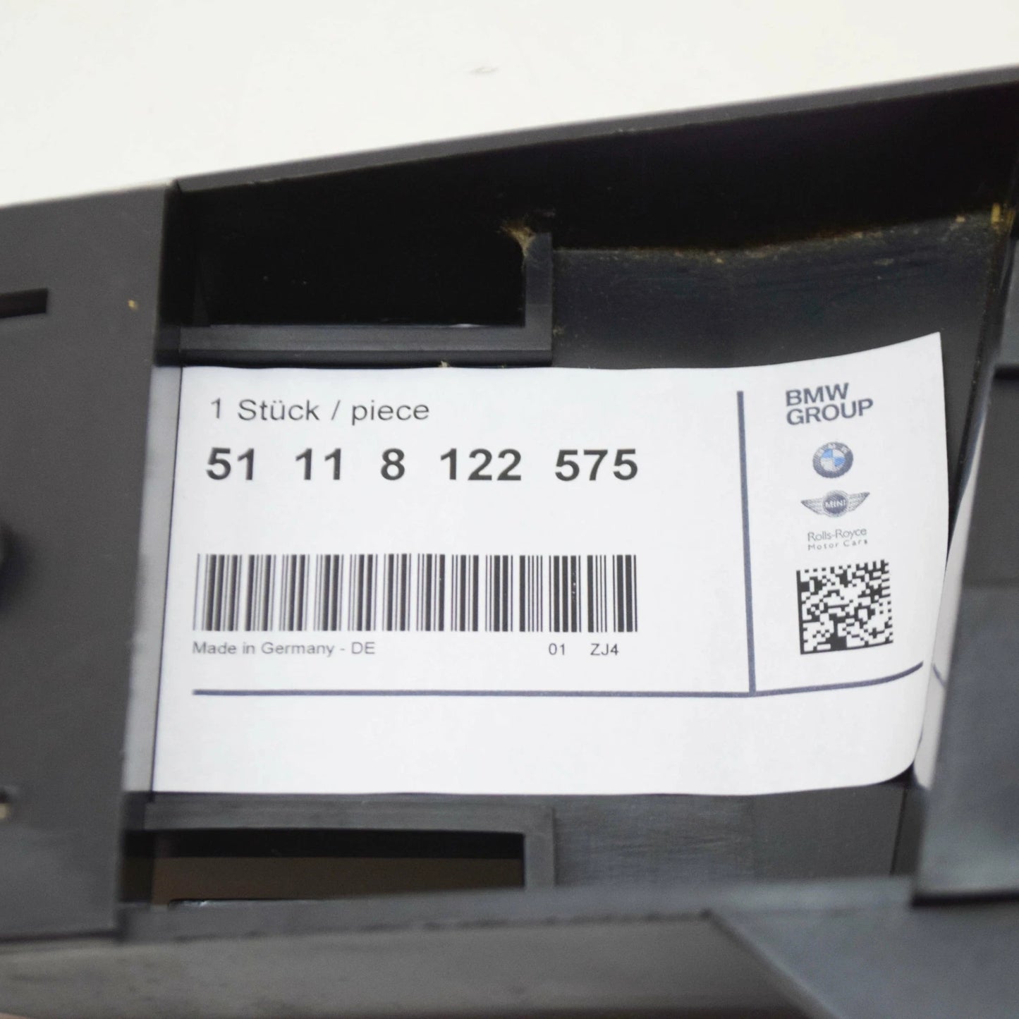 NEW BMW 3 E36 FRONT BUMPER LEFT INSERT BRACKET 51118122575