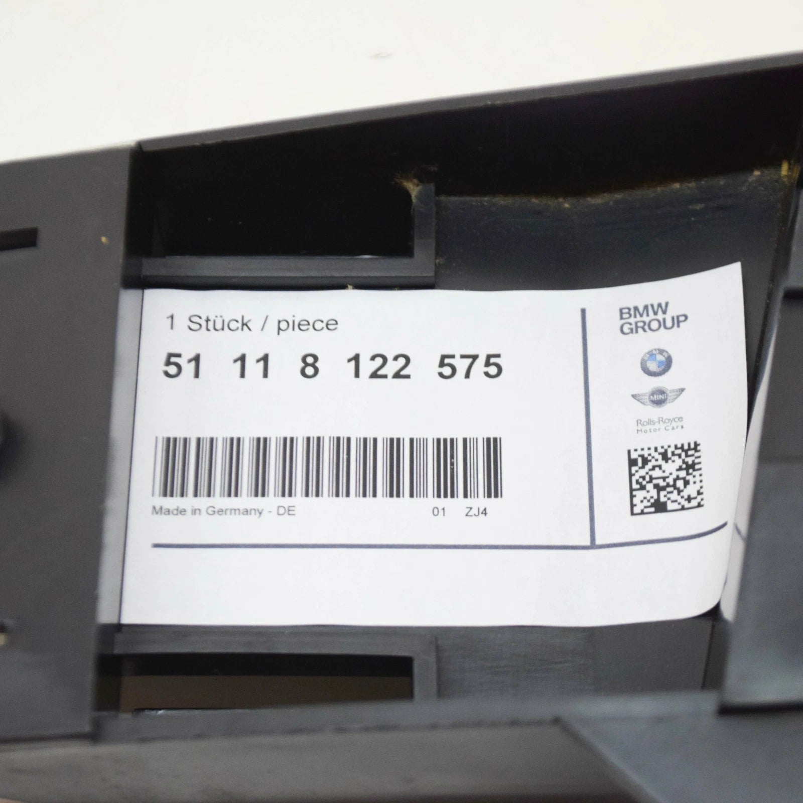 NEW BMW 3 E36 FRONT BUMPER LEFT INSERT BRACKET 51118122575