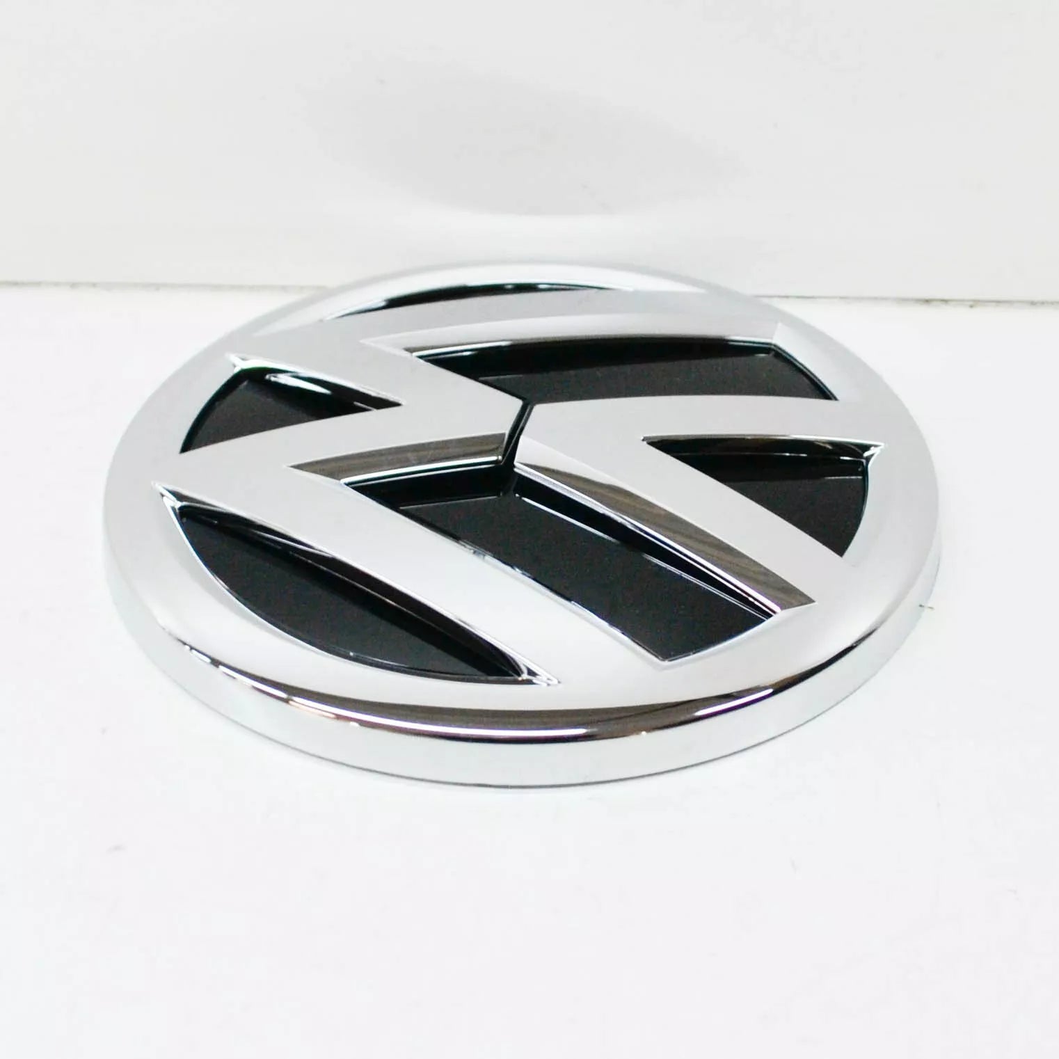 NEW VOLKSWAGEN POLO 6R MK5 REAR EMBLEM BADGE 6C0853617