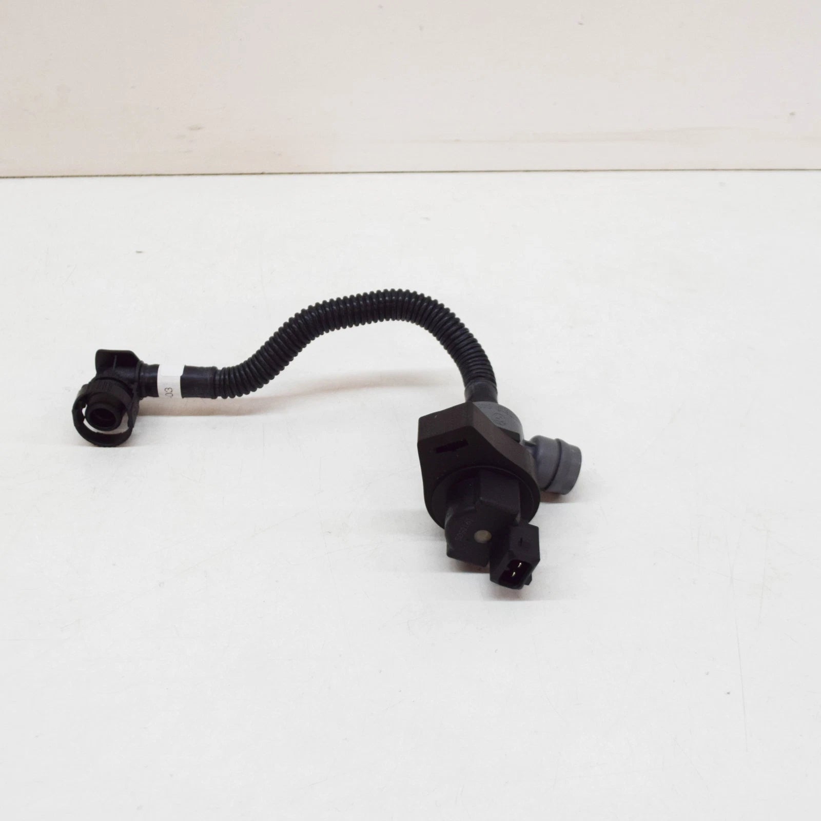 NEW BMW X3 E83 FUEL TANK BREATHER VALVE WITH PIPE 13907618647 7618647 ORIGINAL