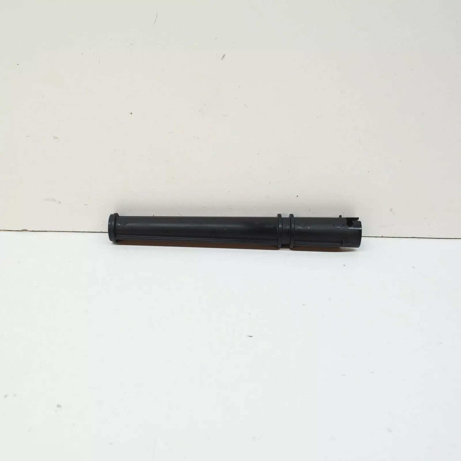 NEW AUDI A1 8X AIR FILTER WATER DRAINAGE HOSE 04E129637 ORIGINAL