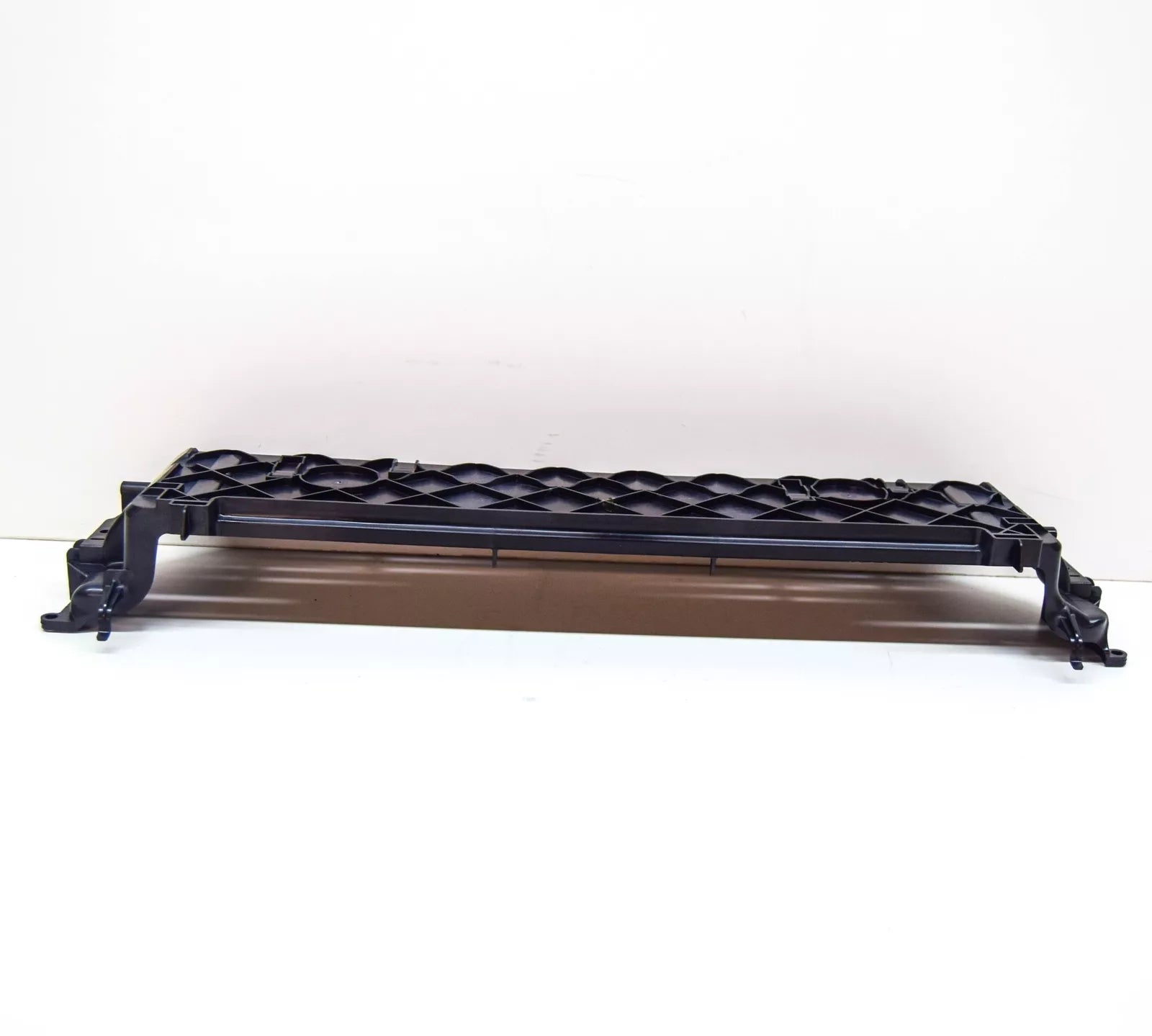 NEW BMW X5 E70 INTERCOOLER RADIATOR MOUNT 3.0D 17117795909 ORIGINAL