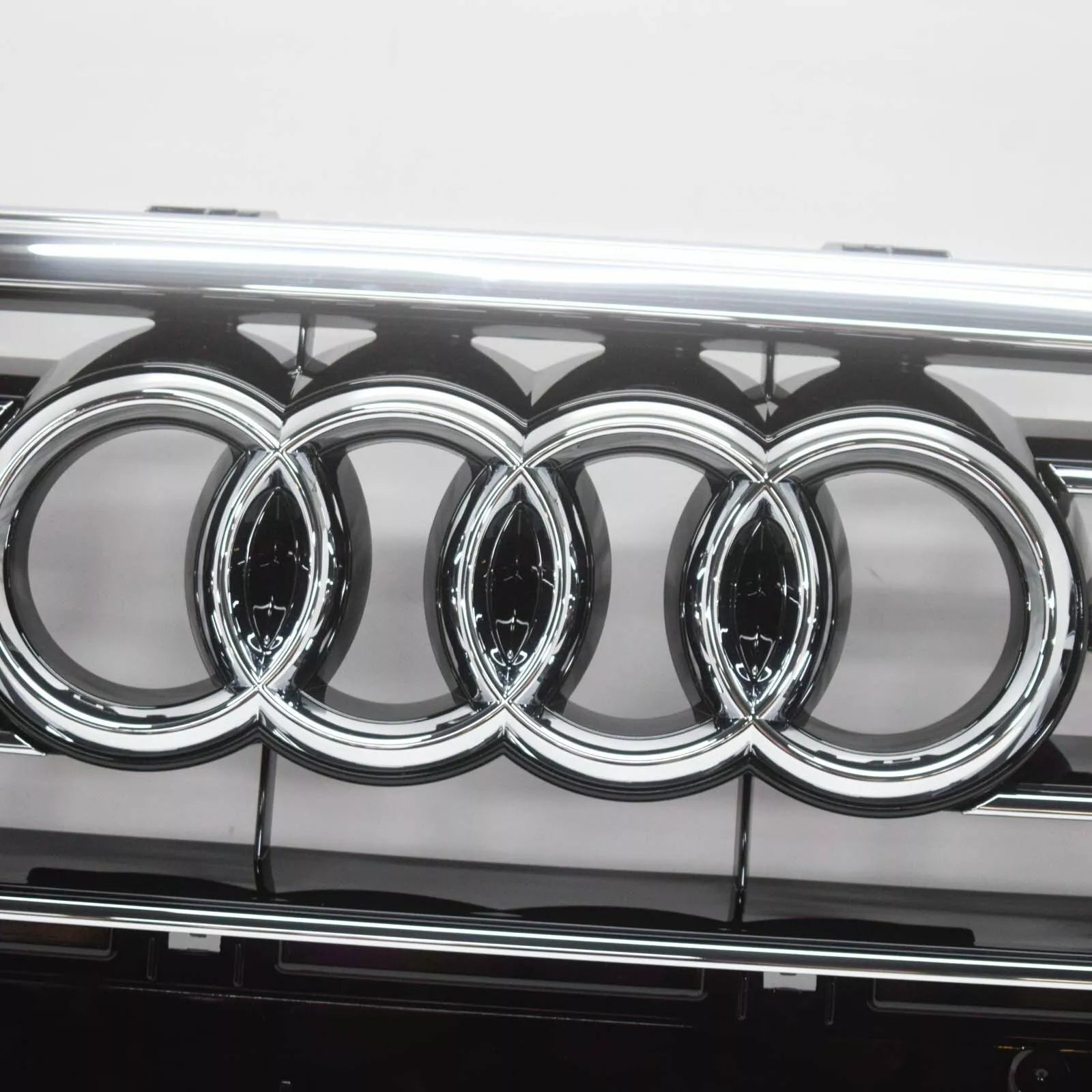 NEW AUDI A7 4G FRONT RADIATOR GRILLE 4G8853651GT94