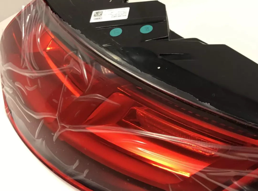 NEW AUDI TT FV MK3 REAR RIGHT TAILLIGHT 8S0945096E ORIGINAL