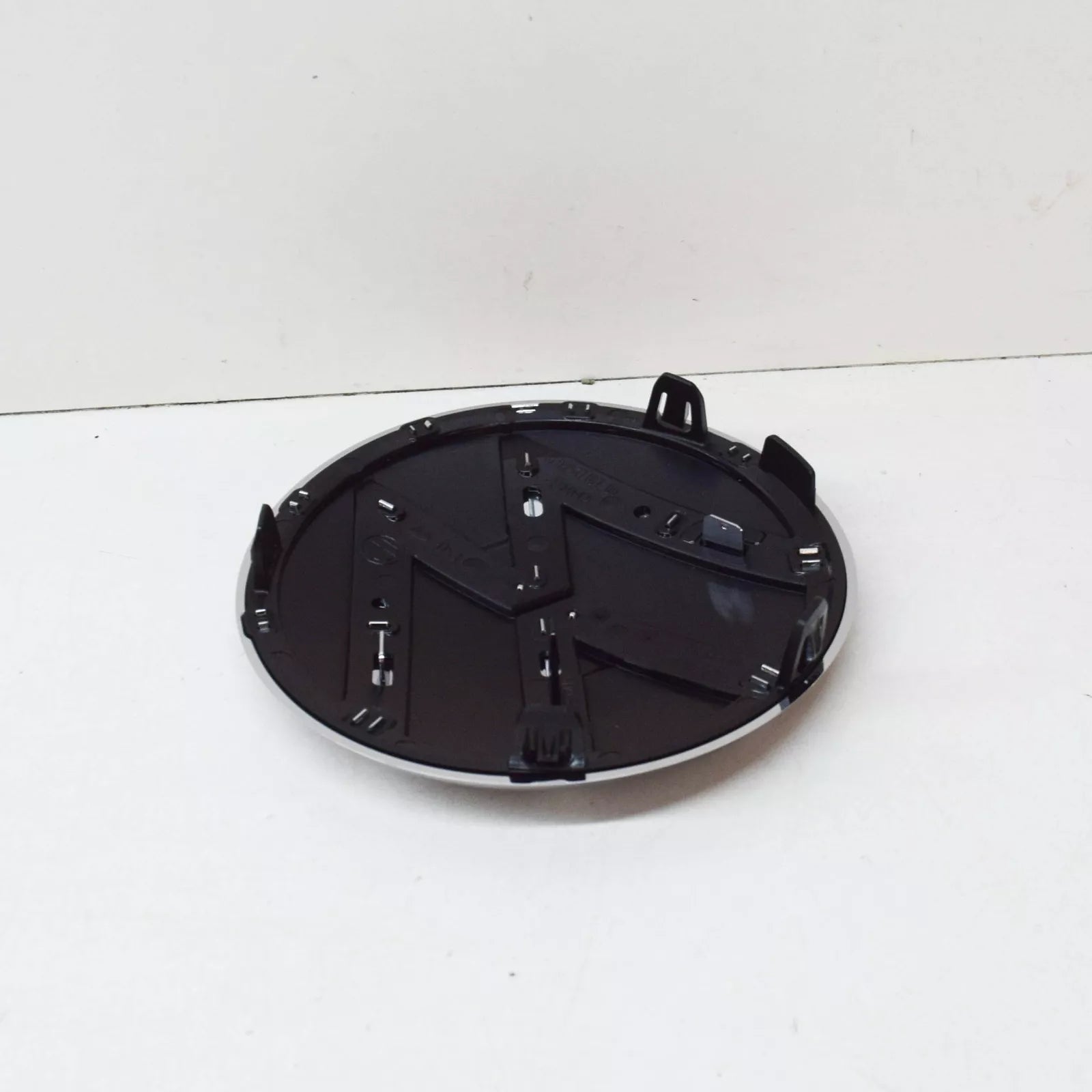 NEW VOLKSWAGEN ARTEON FRONT VW EMBLEM BADGE 5H0853601DDPJ