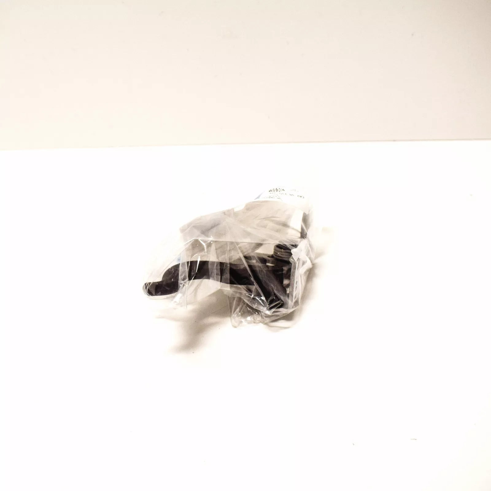 NEW BMW X5 E53 HOOD SAFETY CATCH WITH HOOD RELEASE 51238402552 ORIGINAL