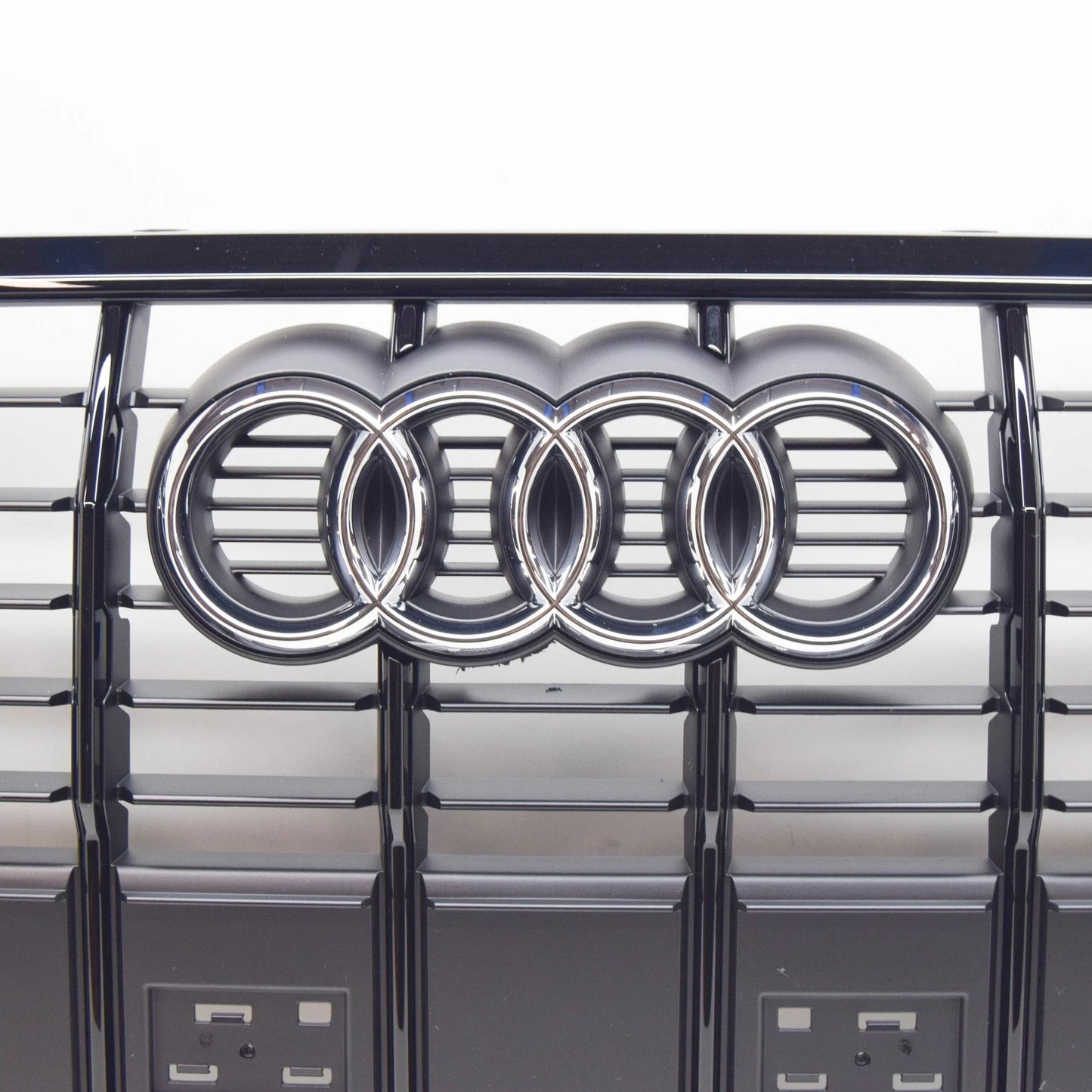 NEW AUDI Q3 F3 RADIATOR GRILLE 83A853651FCKA 83A853651F CKA ORIGINAL