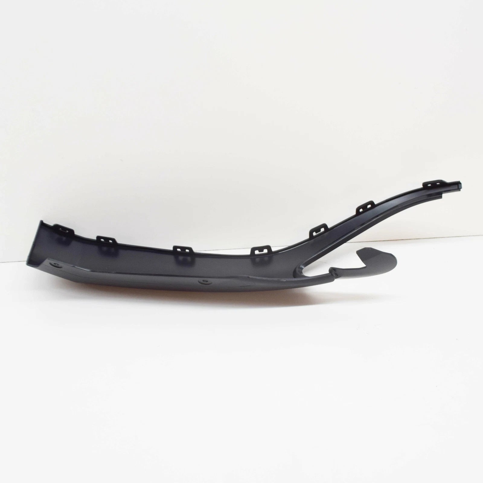 NEW MERCEDES-BENZ GLA-CLASS X156 FRONT BUMPER LEFT LOWER TRIM A1568851125