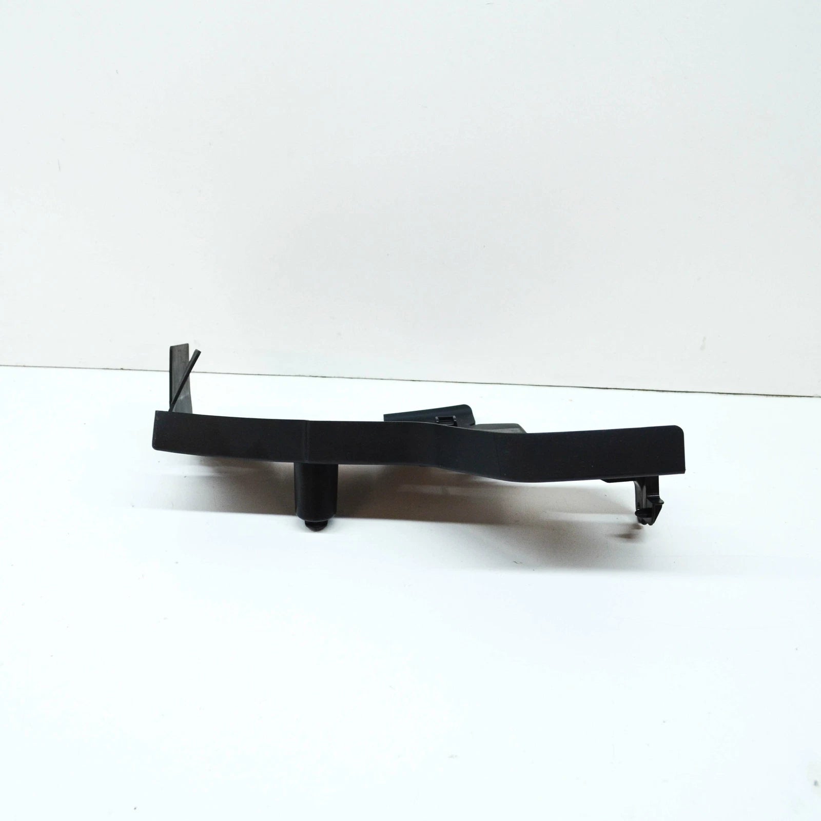 NEW BMW X5 G05 RADIATOR RIGHT AIR DUCT BOTTOM 51748090944 ORIGINAL