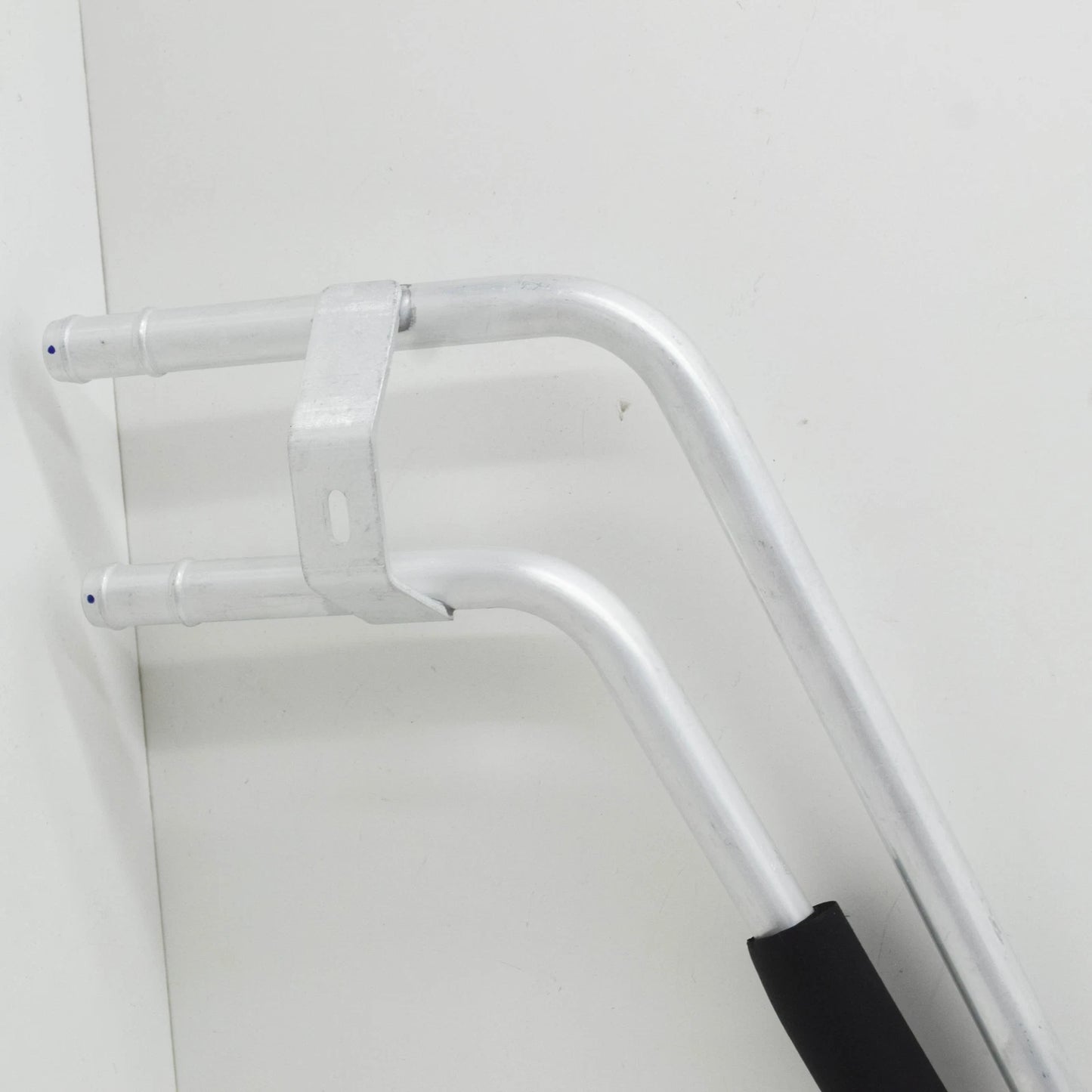 NEW BMW X7 G07 UNDERFLOOR COOLANT PIPE 64216821662 6821662 ORIGINAL