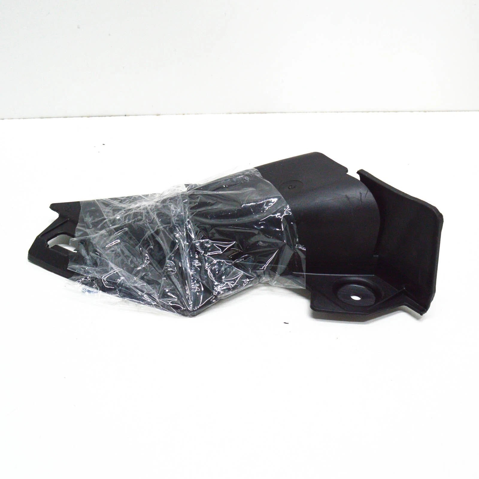 NEW BMW X4 F26 FRONT RIGHT FENDER LINER PRESSURE LIP 51627354678 7354678