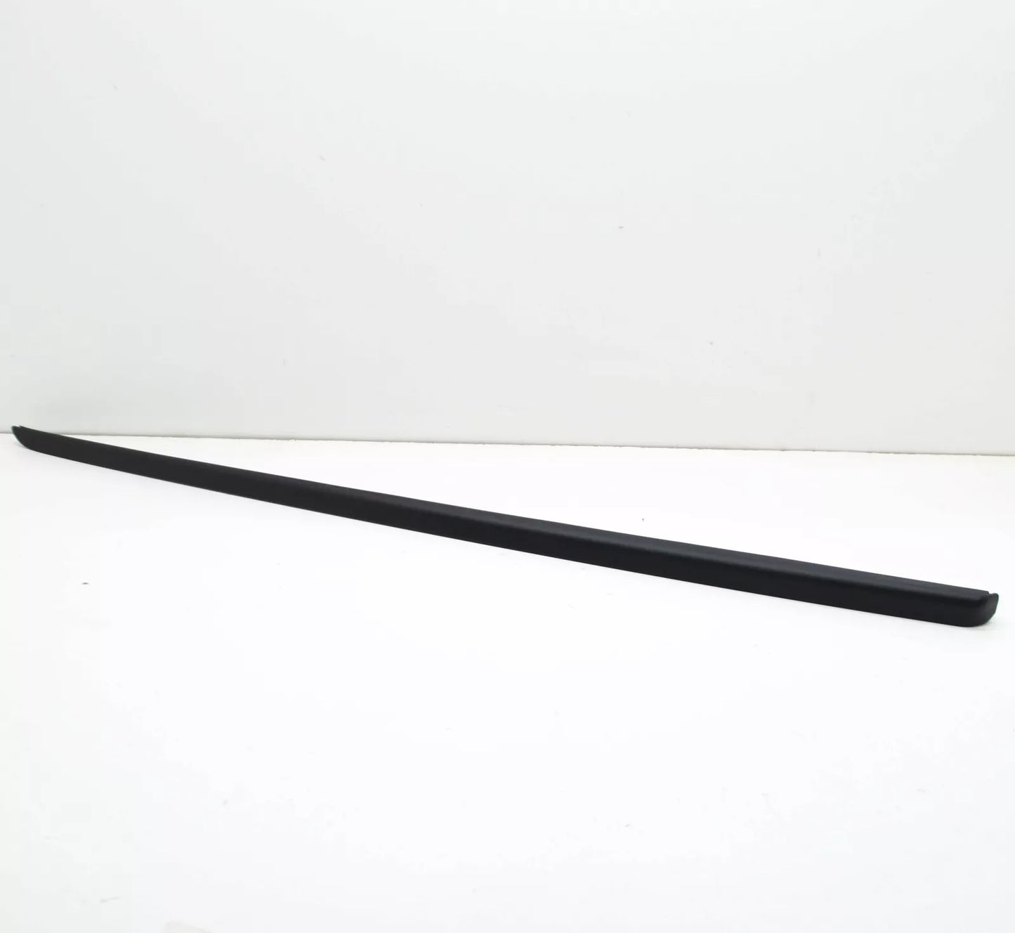 NEW AUDI Q5 FY FRONT WINDSHIELD RIGHT VERTICAL TRIM 80A854328B9B9 ORIGINAL