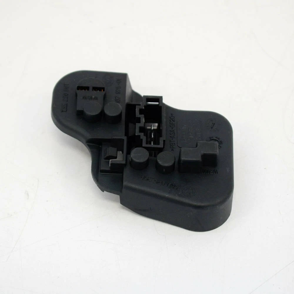 NEW VOLKSWAGEN GOLF MK6 REAR LEFT TAILLIGHT BULB HOLDER 5K0945259 2010 ORIGINAL