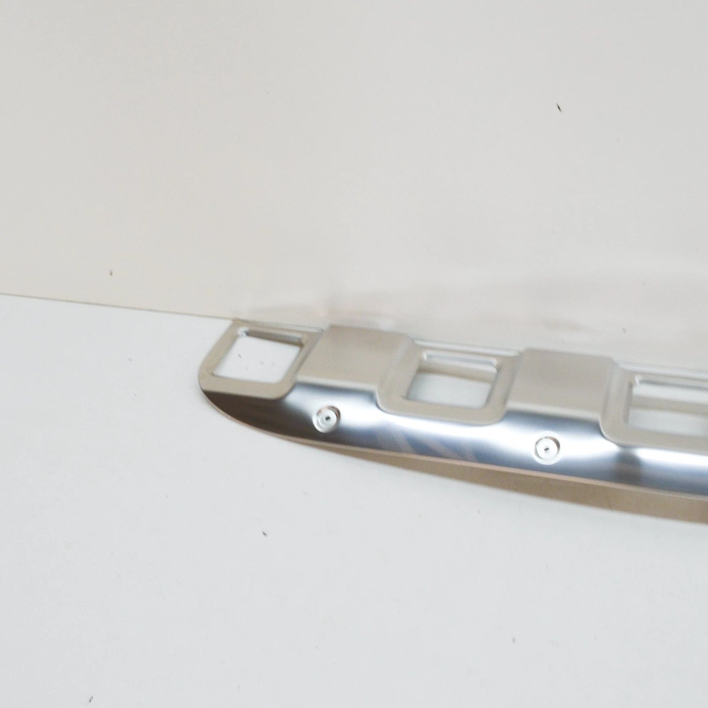 NEW MERCEDES-BENZ ML W164 FRONT BUMPER BOTTOM CENTER COVER A1648850022 ORIGINAL