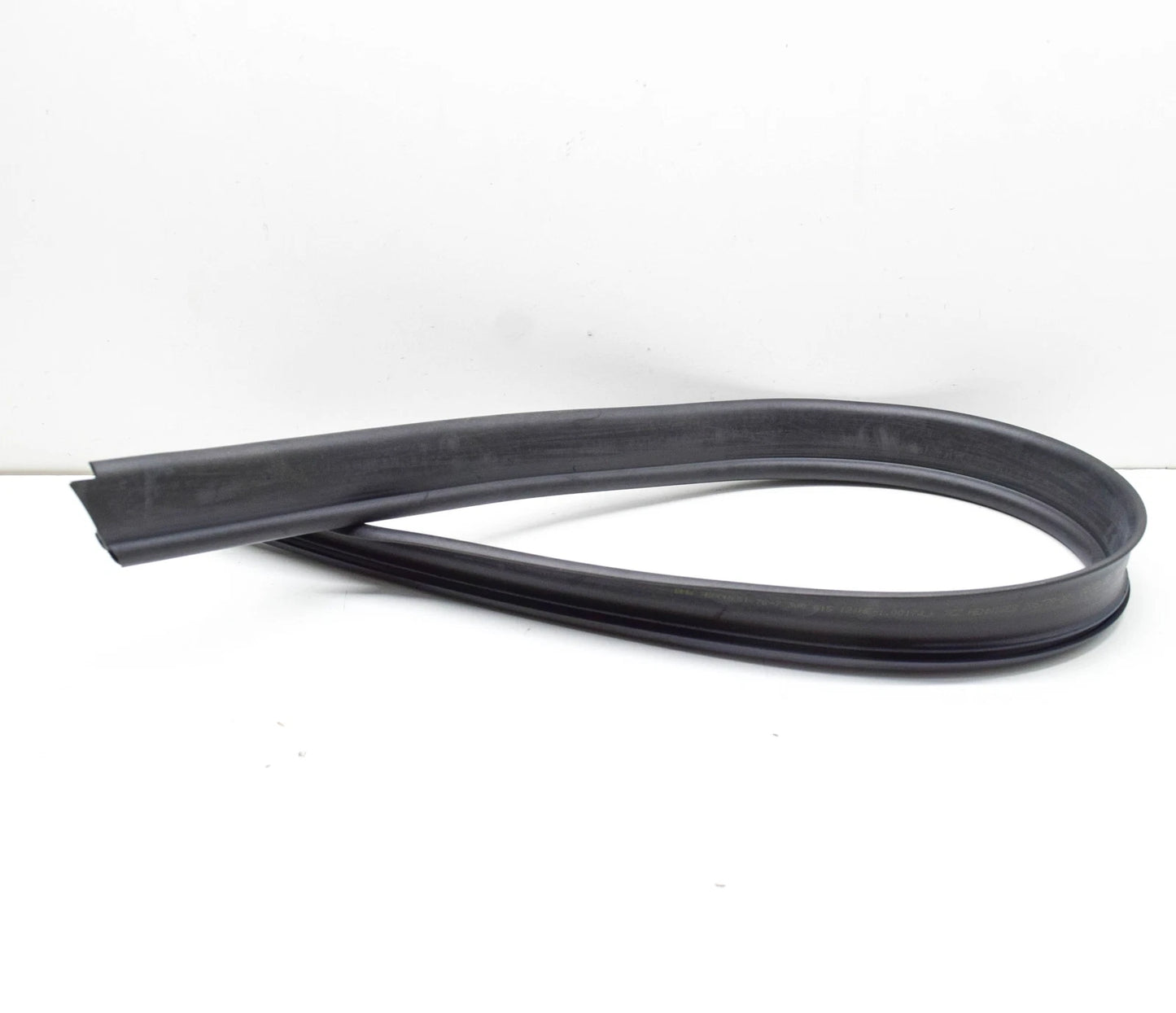 NEW BMW 2 F45 FRONT ENGINE HOOD SEALING 51767300515 7300515 ORIGINAL