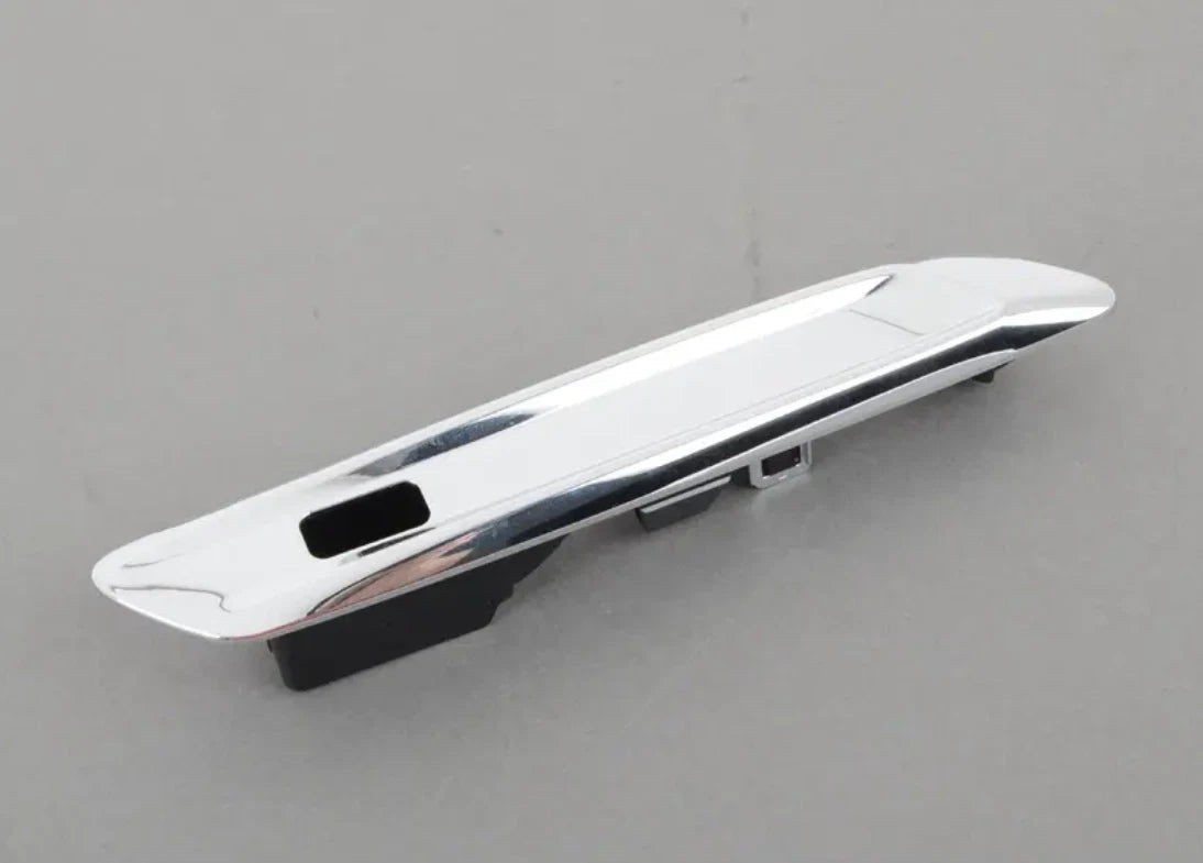 NEW BMW 5 F10 FRONT LEFT SIDE PANEL FINISHER 51137336647 7336647 ORIGINAL