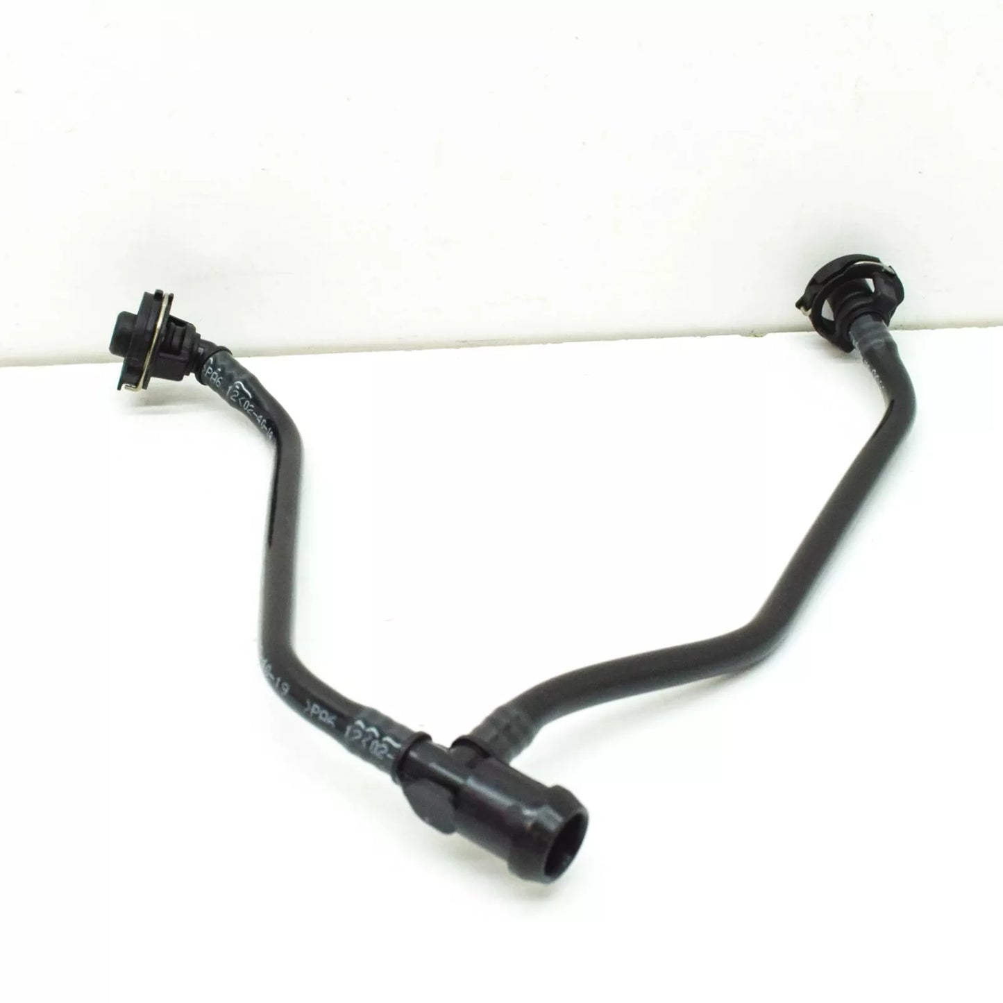 NEW AUDI A5 SPORTBACK F5 ENGINE BREATHER LINE 8W0121081DS ORIGINAL