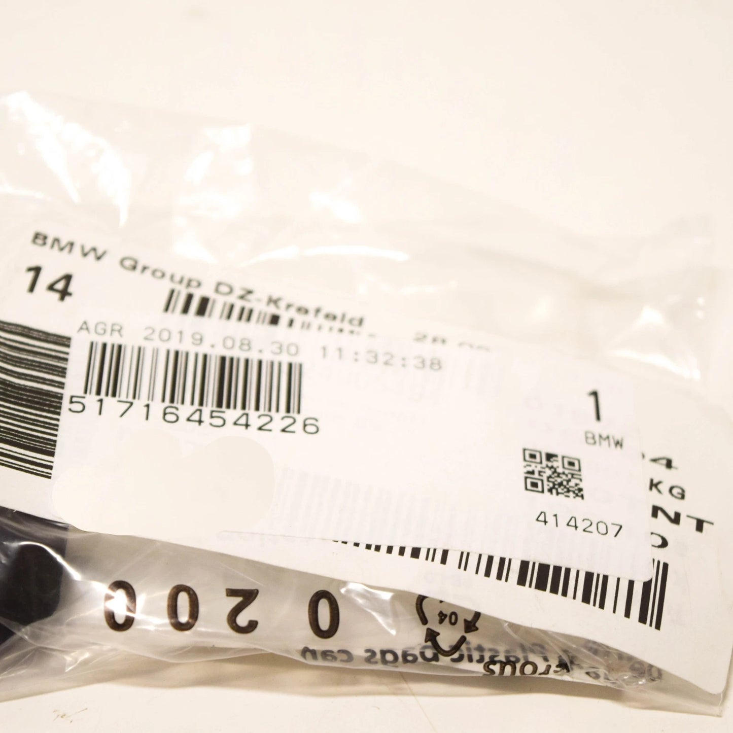 NEW BMW 1502 FRONT RIGHT DOOR CAP 51716454226 6454226 ORIGINAL