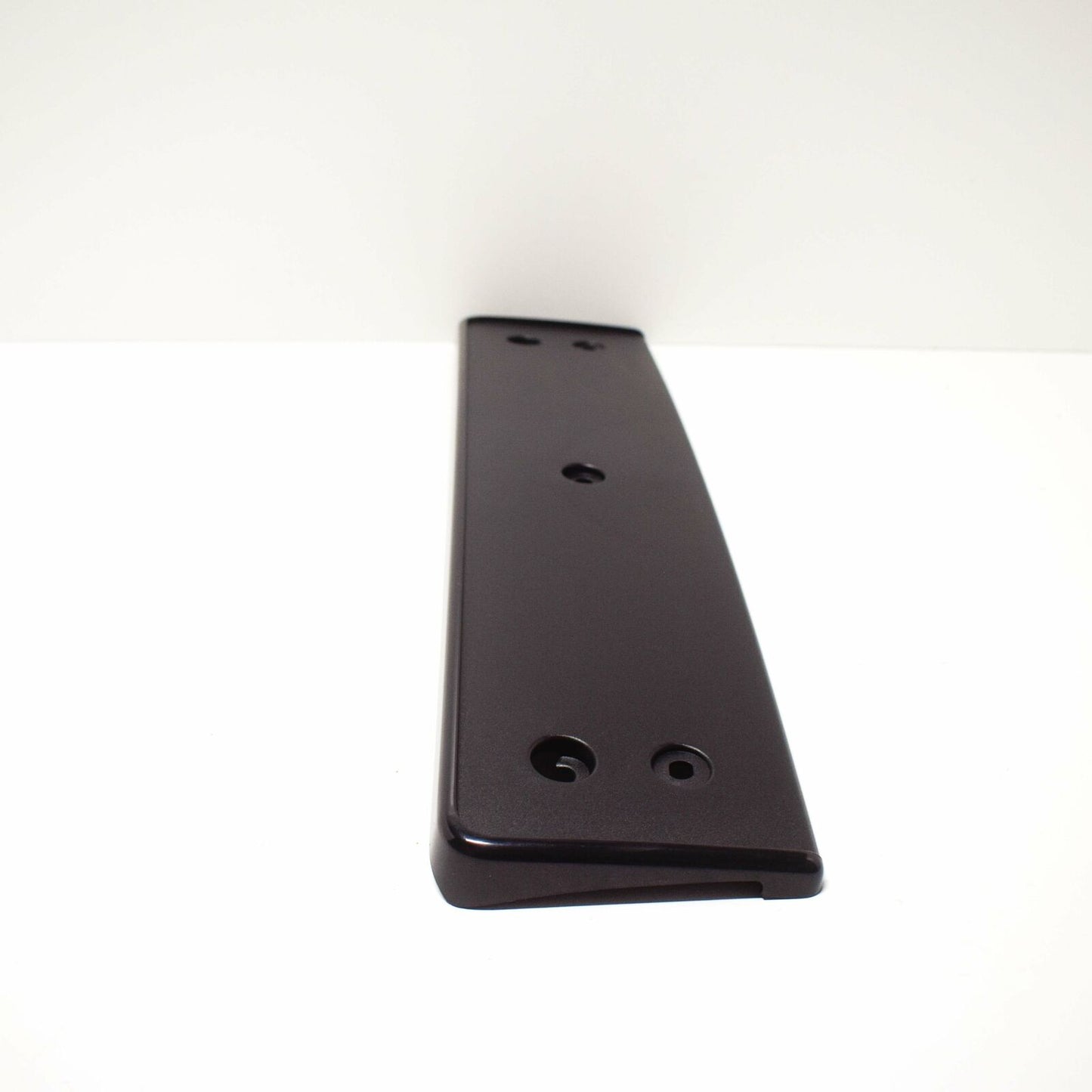 NEW VOLKSWAGEN TOUAREG 7P FRONT LICENCE PLATE HOLDER 7P6807285 ORIGINAL