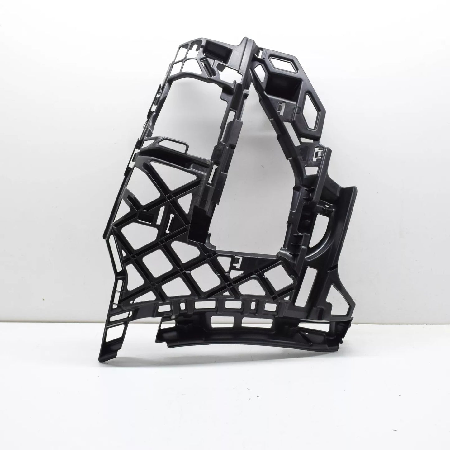 NEW VOLKSWAGEN GOLF SPORTSVAN AM1 FRONT RIGHT BUMPER BRACKET 510807724D ORIGINAL