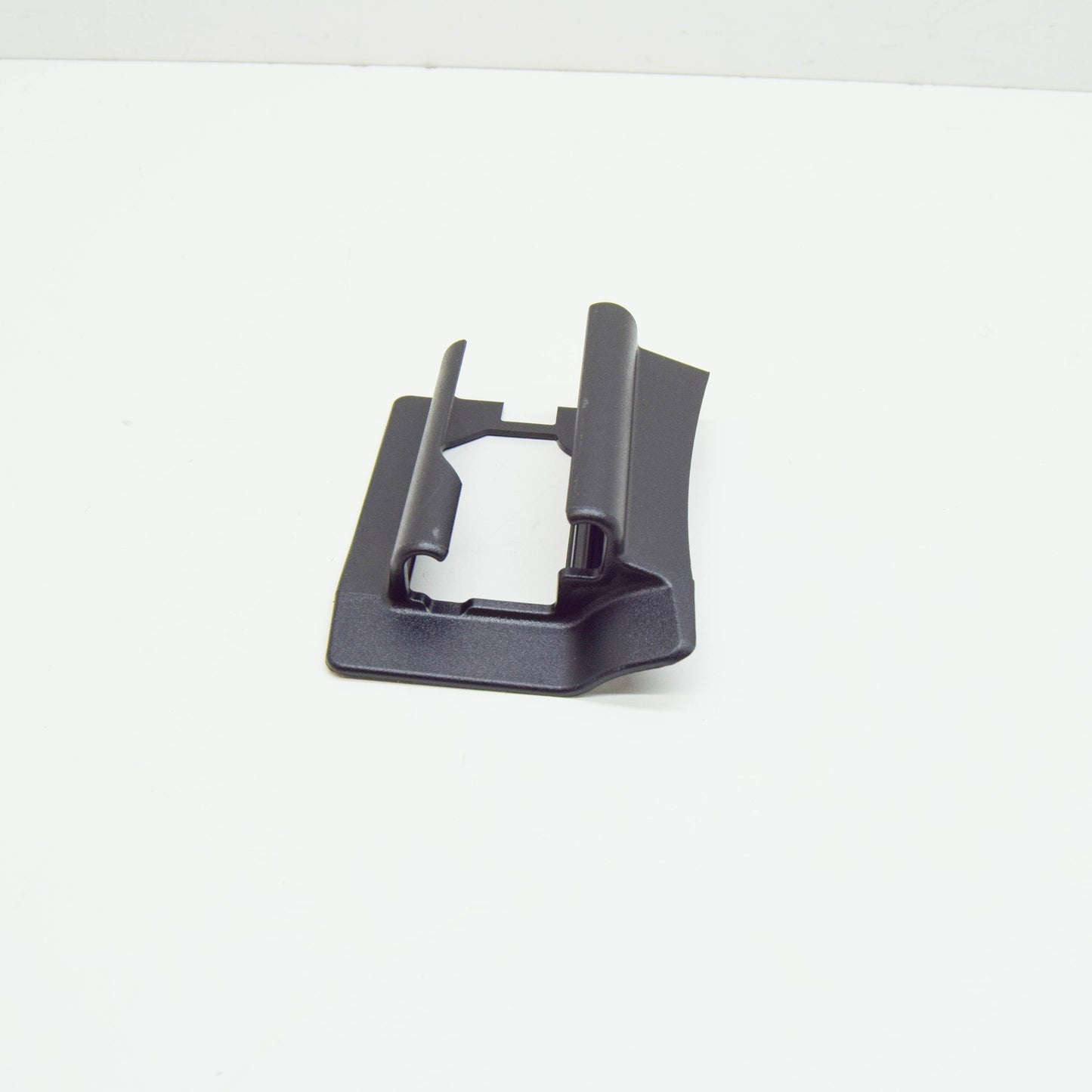 NEW MB E W212 FRONT LEFT SEAT OUTER FRONT TRACK COVER A21291905209051 ORIGINAL