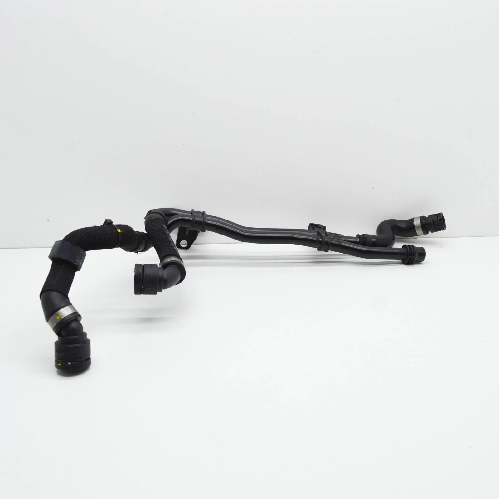 NEW MB CLA COUPE C118 RIGHT SIDE WATER RADIATOR HOSE A1775017501