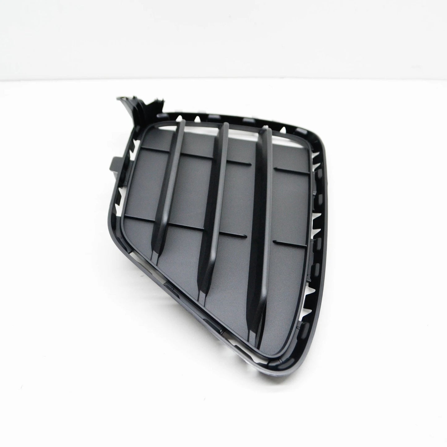 NEW BMW X4 F26 FRONT BUMPER RIGHT CLOSED GRILLE 51117338512 7338512 ORIGINAL