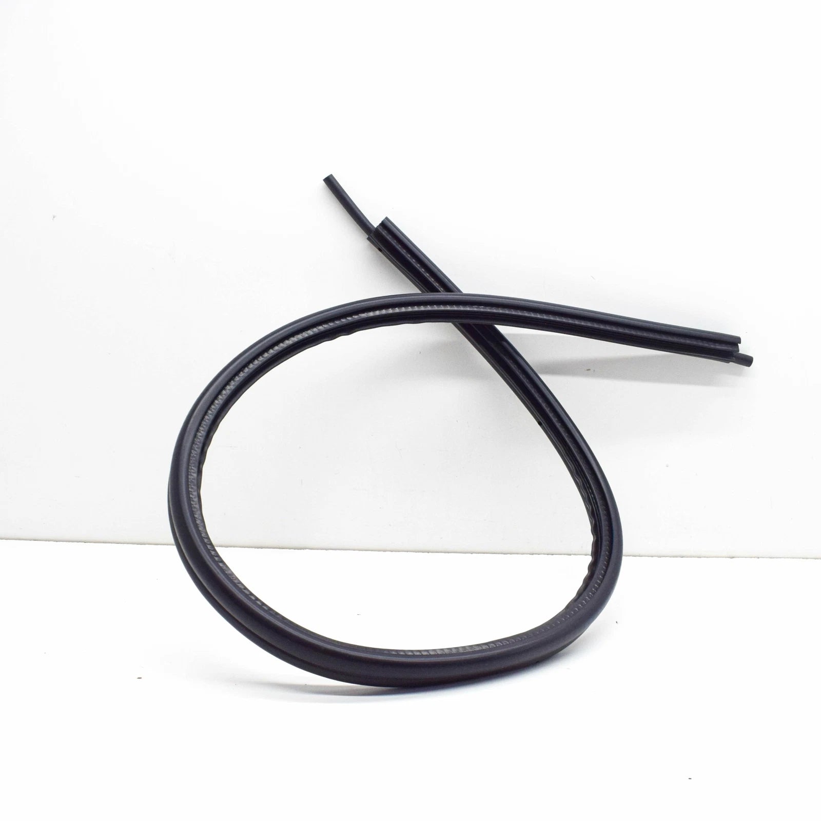 NEW BMW Z4 ROADSTER E85 FRONT RIGHT DOOR WEATHERSTRIP 51727125652 ORIGINAL