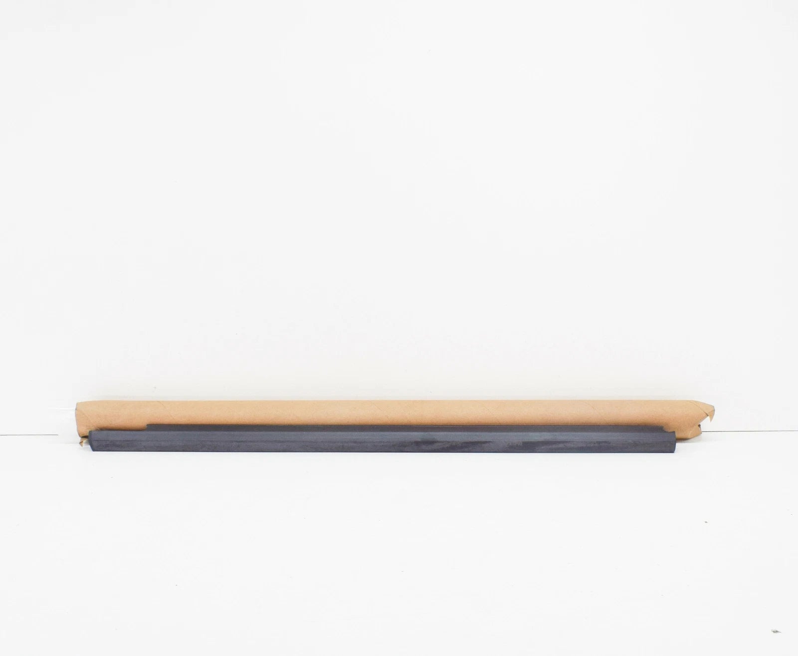 NEW MERCEDES-BENZ ML W163 FRONT RIGHT DOOR WINDOW COVER A1637201424