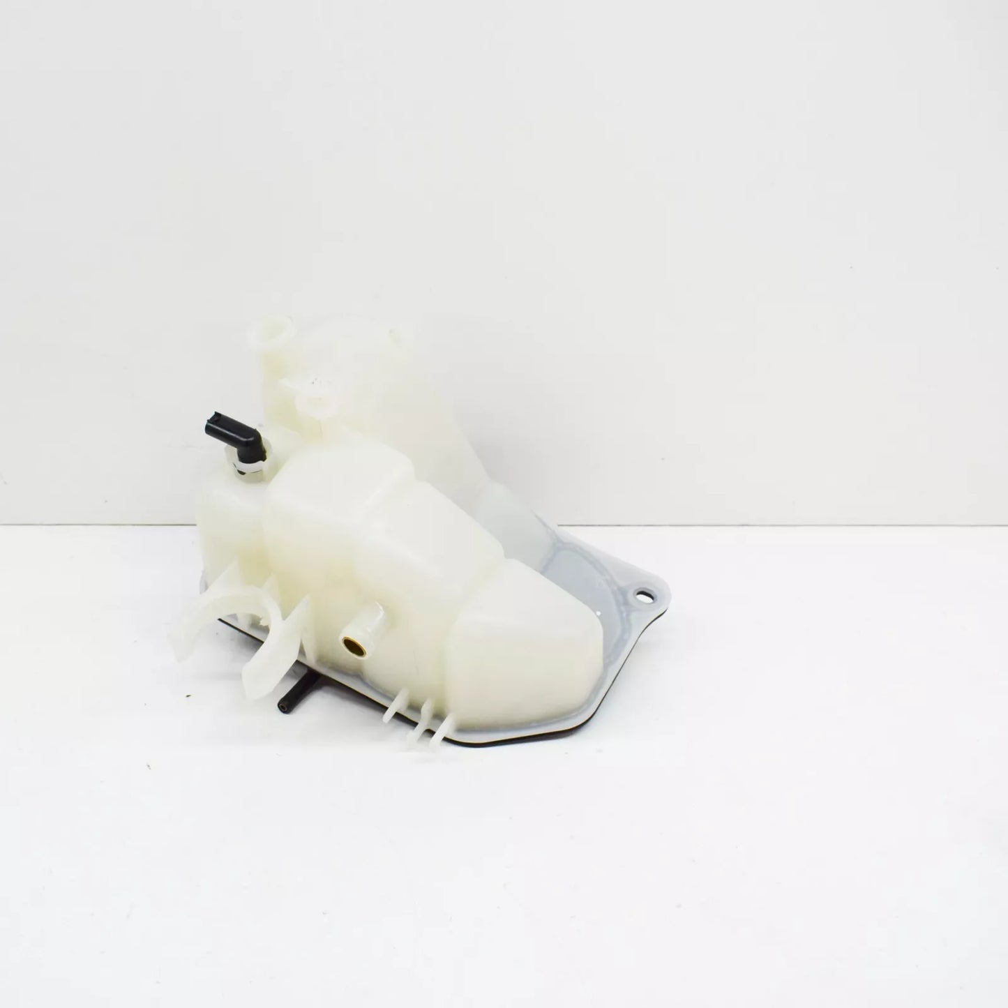 NEW MB C W203 AMG COOLING WATER EXPANSION RESERVOIR TANK A2035000249 ORIGINAL