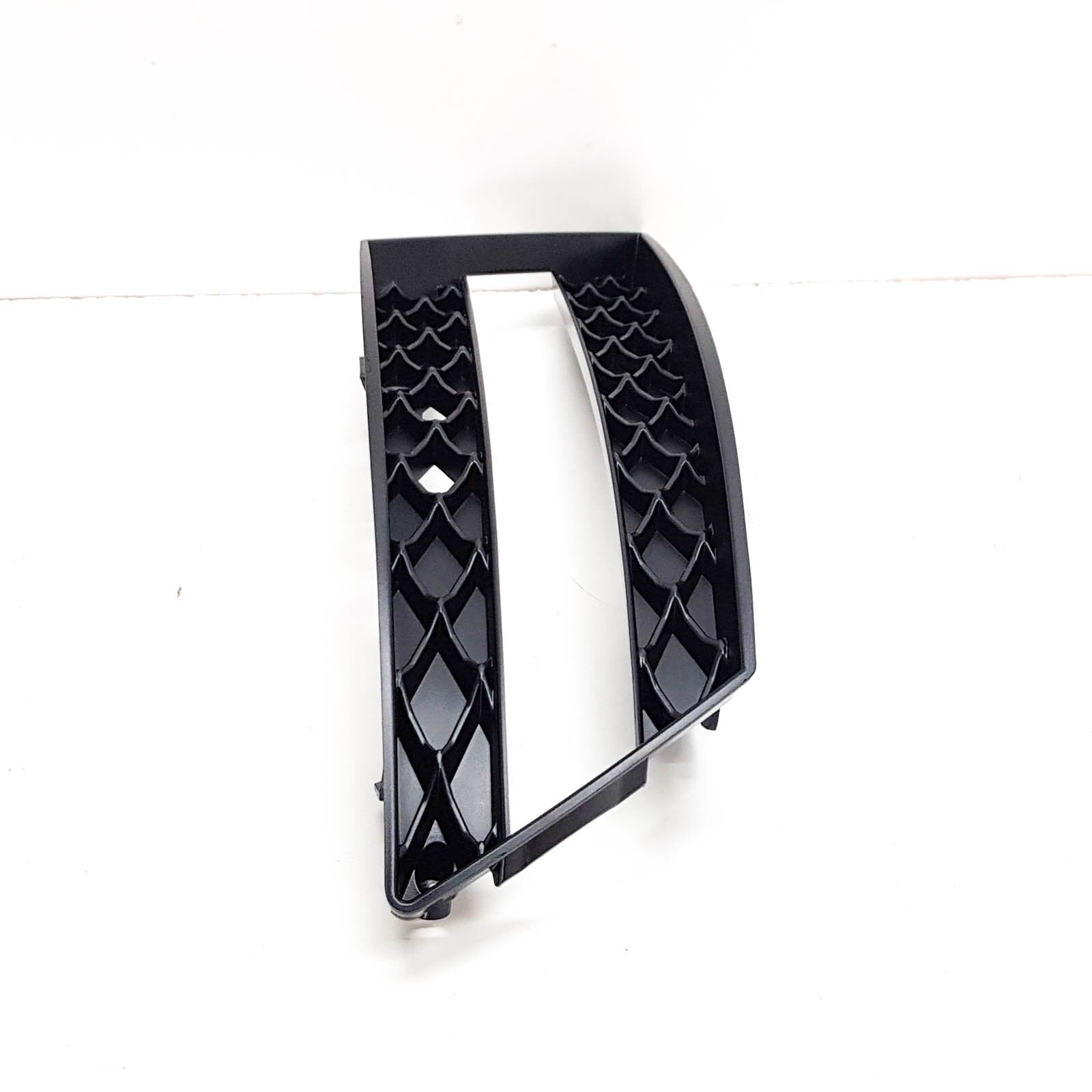 NEW MERCEDES-BENZ CLS C218 FRONT LEFT GRILL A2188850853 ORIGINAL