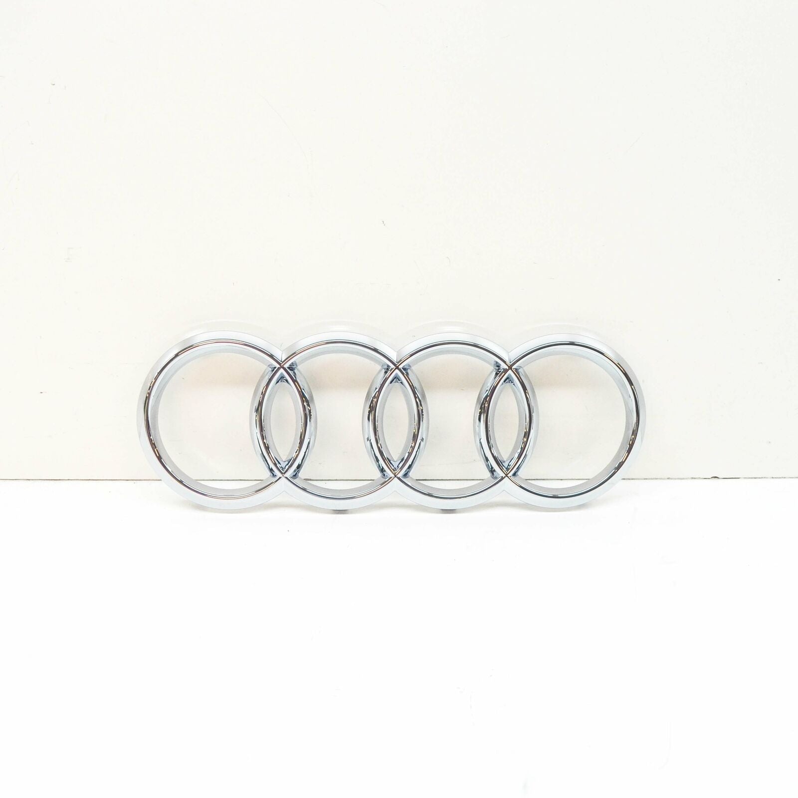 NEW AUDI Q7 SQ7 4M FRONT BUMPER RADIATOR GRILLE EMBLEM 4M08536052ZZ ORIGINAL