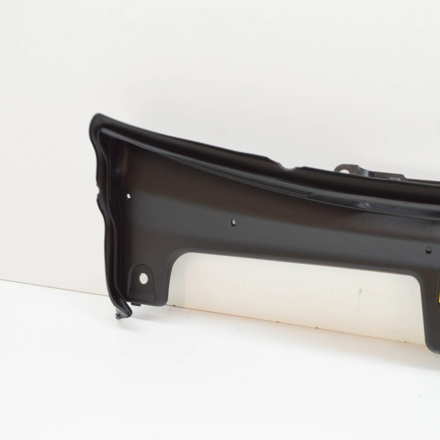 NEW MERCEDES-BENZ C W206 SLAM PANEL FRAME PLASTIC TRIM A2065000400 2021 26592348