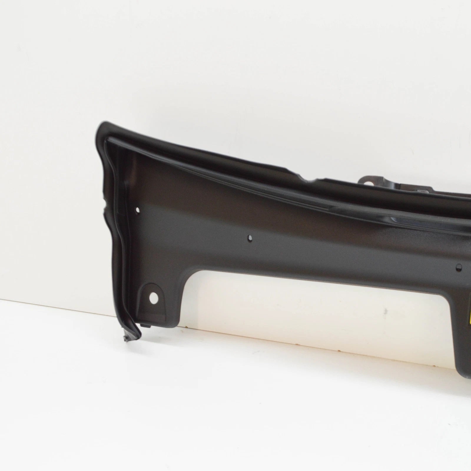 NEW MERCEDES-BENZ C W206 SLAM PANEL FRAME PLASTIC TRIM A2065000400 2021 26592348