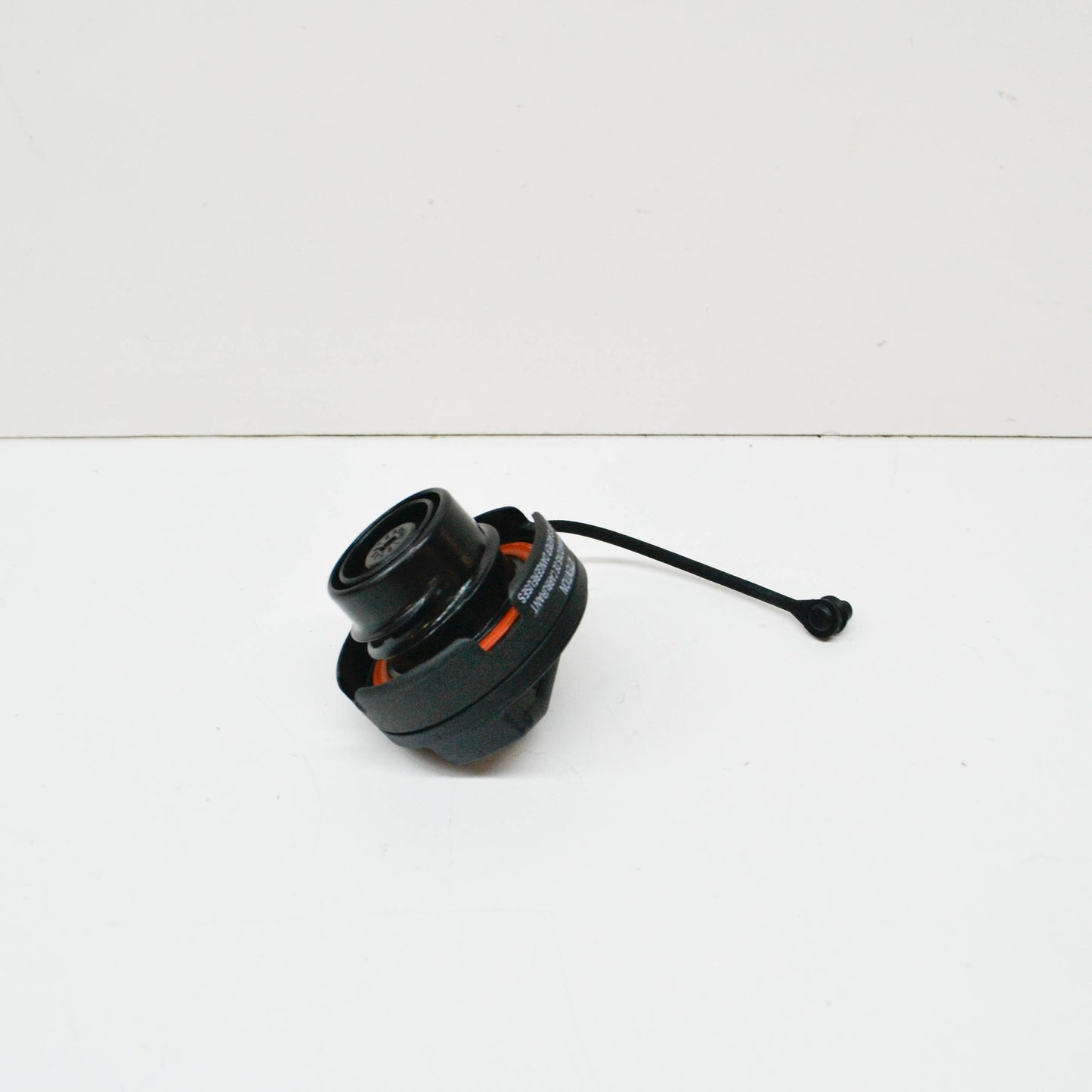 NEW AUDI A8 D3 GAS CAP WITH STRAP 4E0201550B ORIGINAL