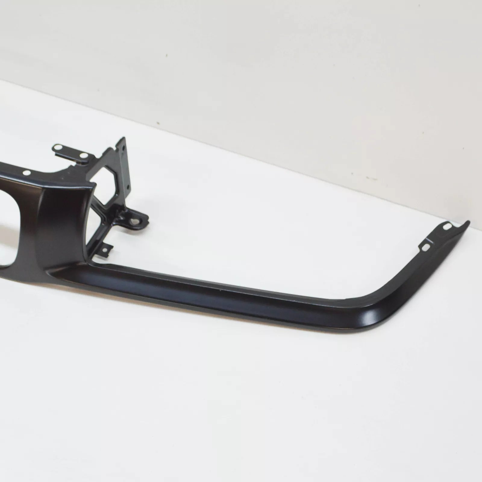 NEW BMW 3 E36 FRONT RADIATOR GRILLE TRIM 41338225981 8225981 1997 ORIGINAL