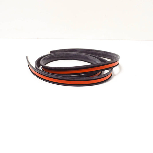 NEW MERCEDES-BENZ ML W163 TAILGATE BELOW SEAL A1637481720 ORIGINAL