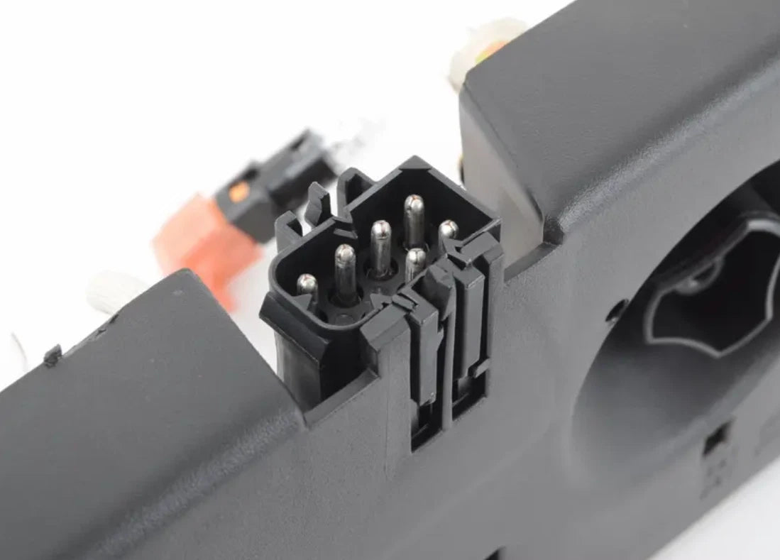 NEW BMW 3 COMPACT E36 LEFT TAIL LIGHT BULB CARRIER 63212695119 2695119 ORIGINAL