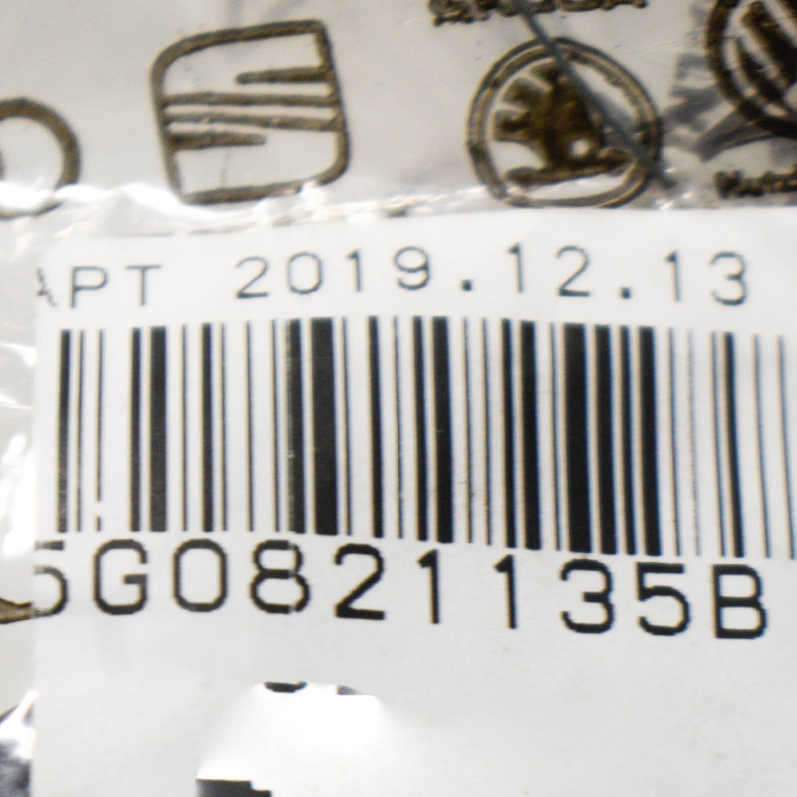 NEW VOLKSWAGEN GOLF MK7 FRONT LEFT FENDER BRACKET 5G0821135B ORIGINAL