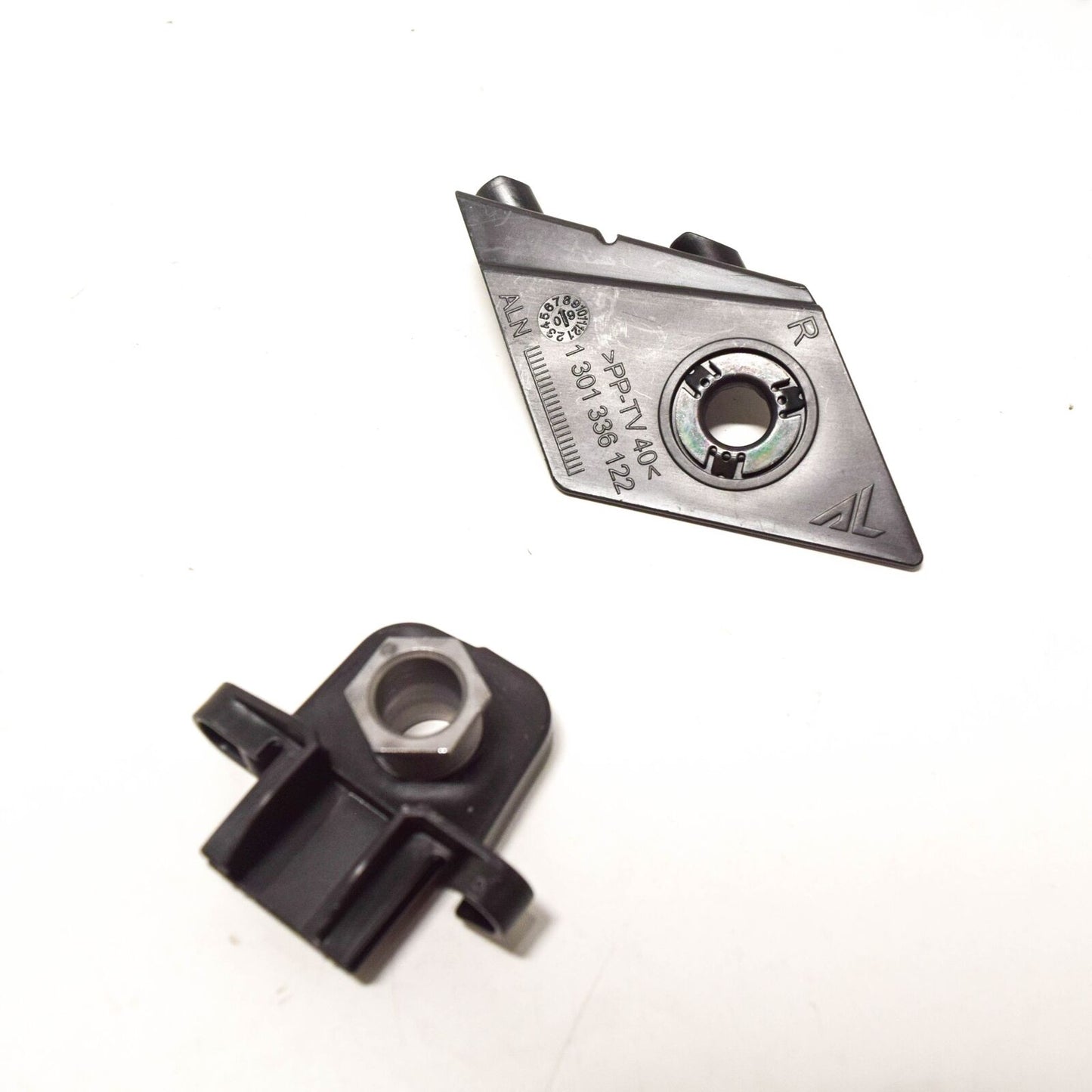 NEW VOLKSWAGEN CC RIGHT HEADLIGHT TAB REPAIR KIT 3C8998226 ORIGINAL