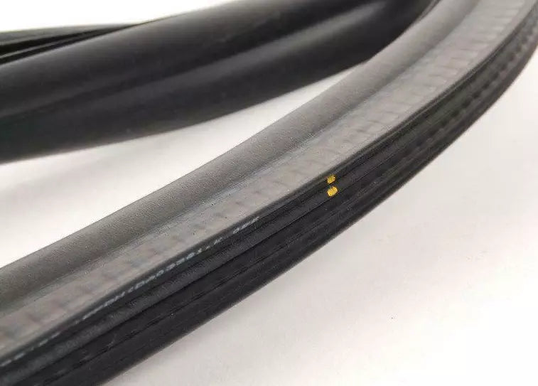 NEW VOLKSWAGEN PASSAT B6 REAR LID GASKET 3C5827705 ORIGINAL